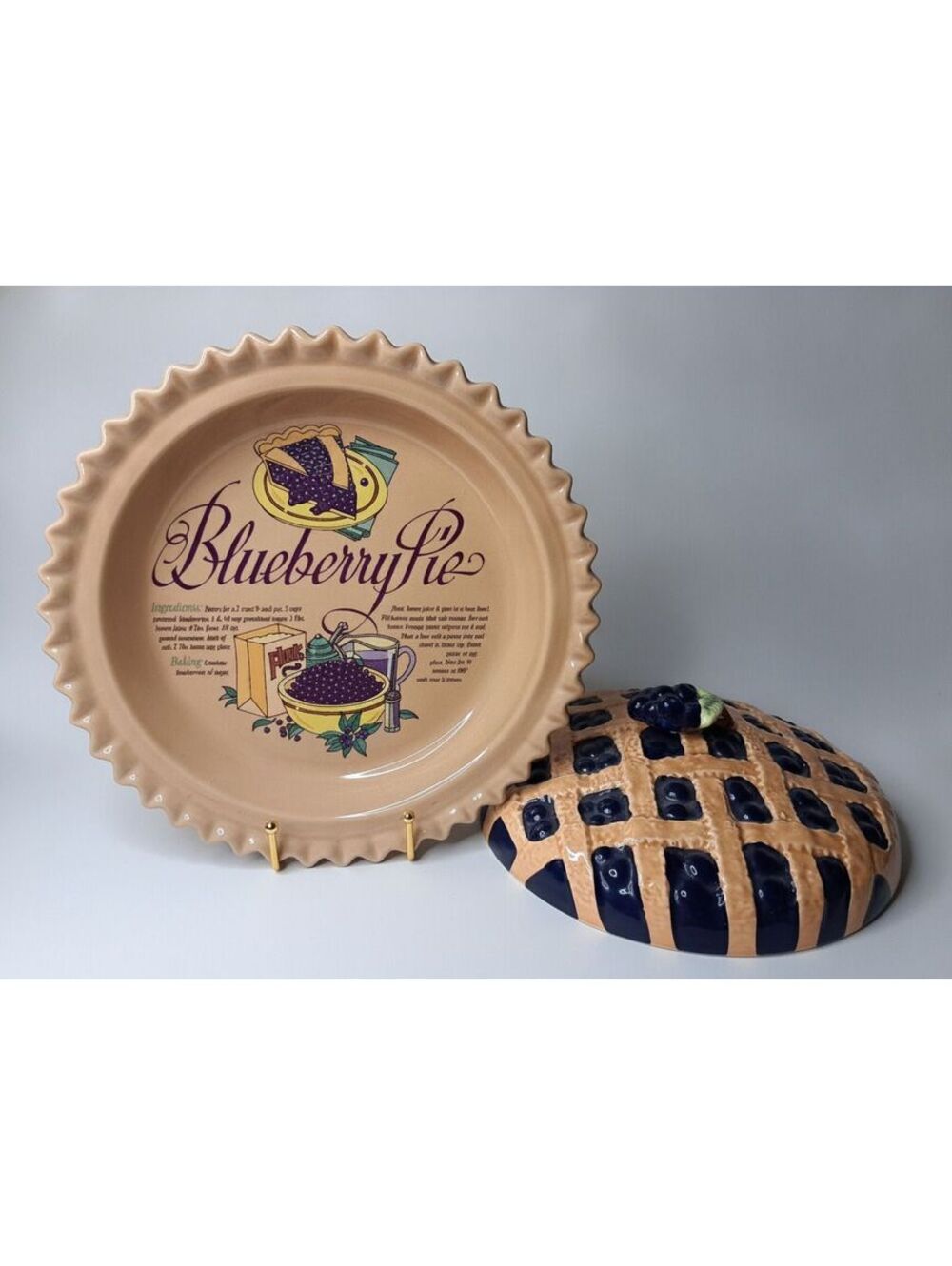 VTG Ceramic Universal Trump Corp Covered Recipe Pie Plate Blueberry Pie